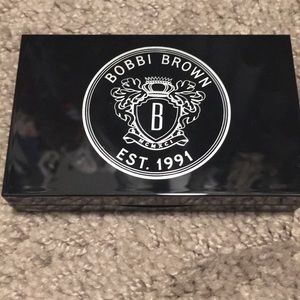 3 beautiful palates from Bobby Brown!